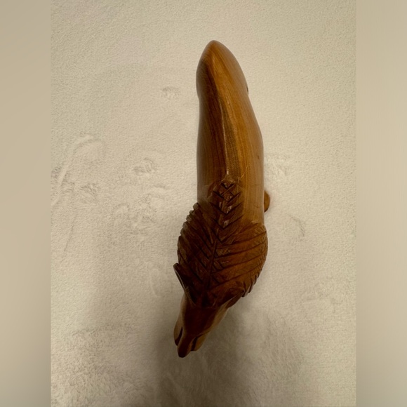 Majestic Hand Carved Wooden Lion Sculpture 7” - Picture 4 of 11